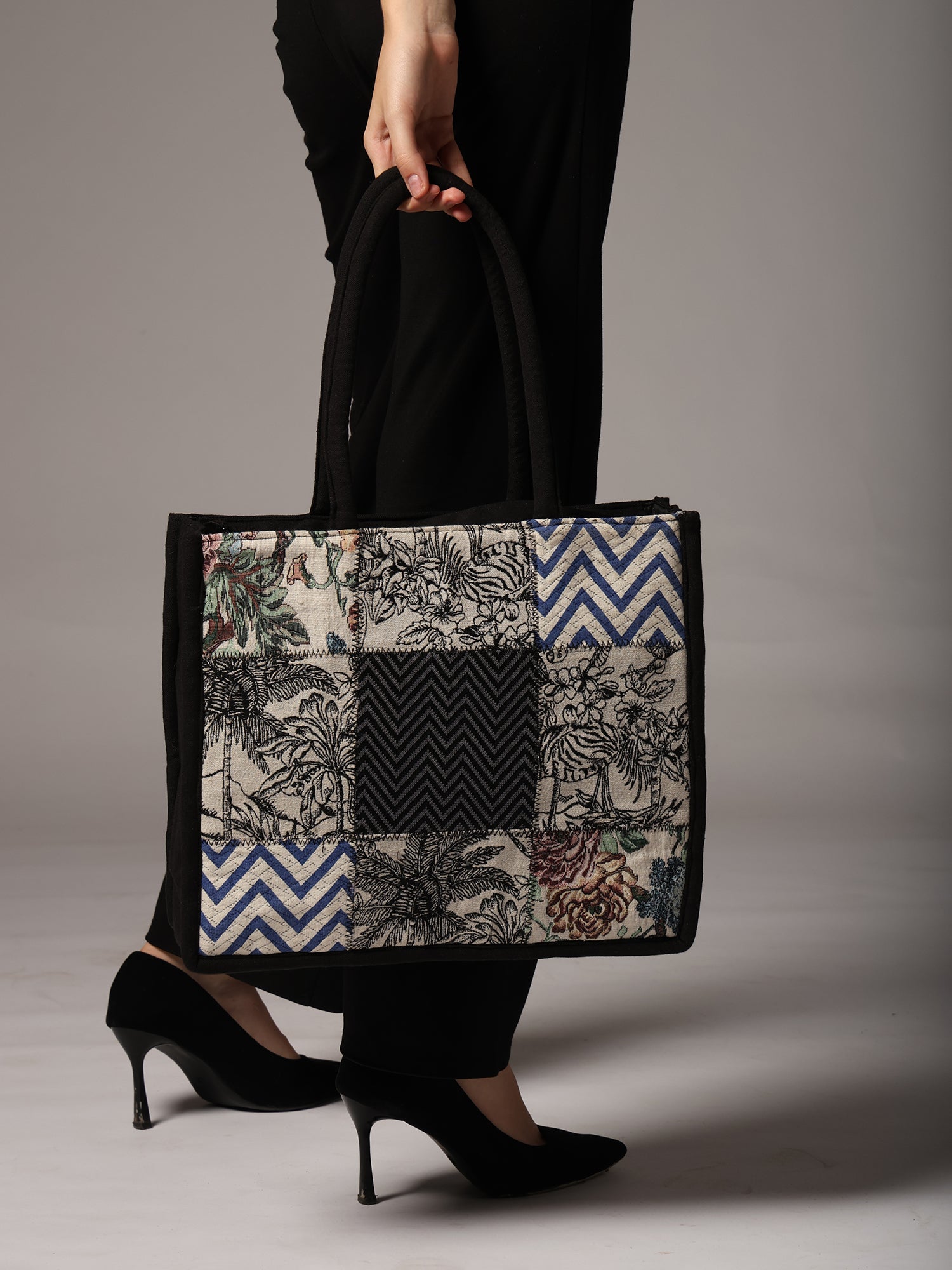 Canvas Pattern Tote Bag for Women, Stylish Handbag for women with Zip Closure Shoulder Bag (Black, 10 L)