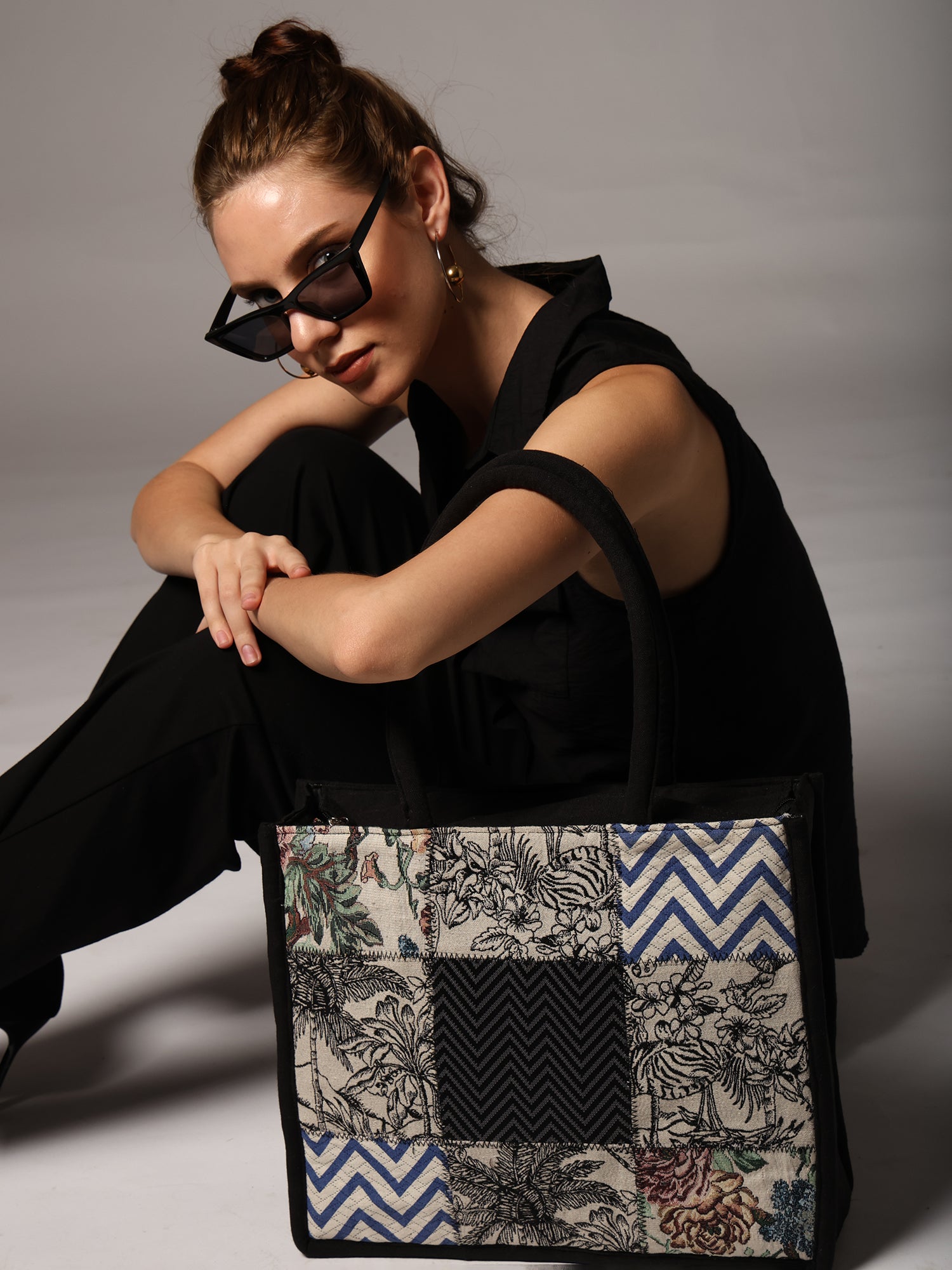 Canvas Pattern Tote Bag for Women, Stylish Handbag for women with Zip Closure Shoulder Bag (Black, 10 L)