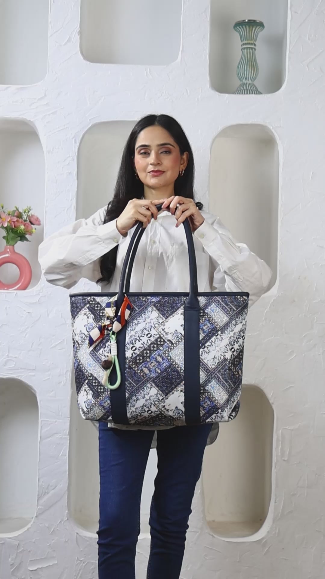 Women’s Jute Tote Bag with Laptop Sleeve