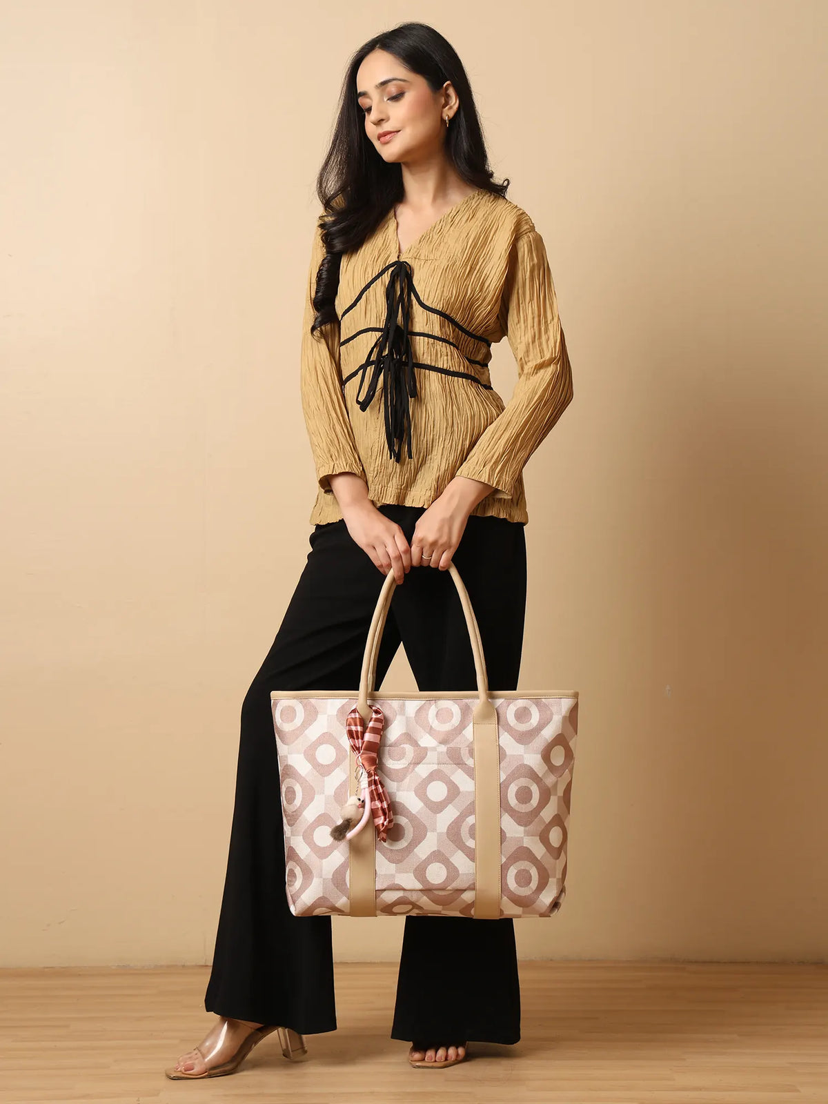 ENSAC Women's Beige & White Geometric Print Natural Woven Laptop Tote Bag with Ribbon Charm